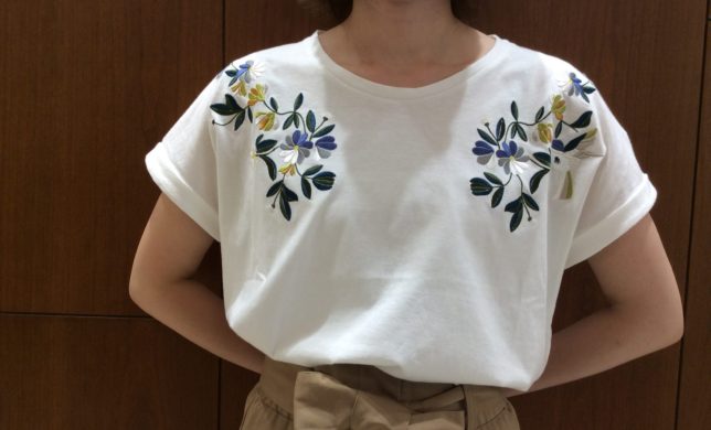 配色刺繍Tシャツ