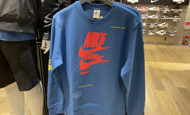 NIKE クルーネックスウェットのご紹介！！