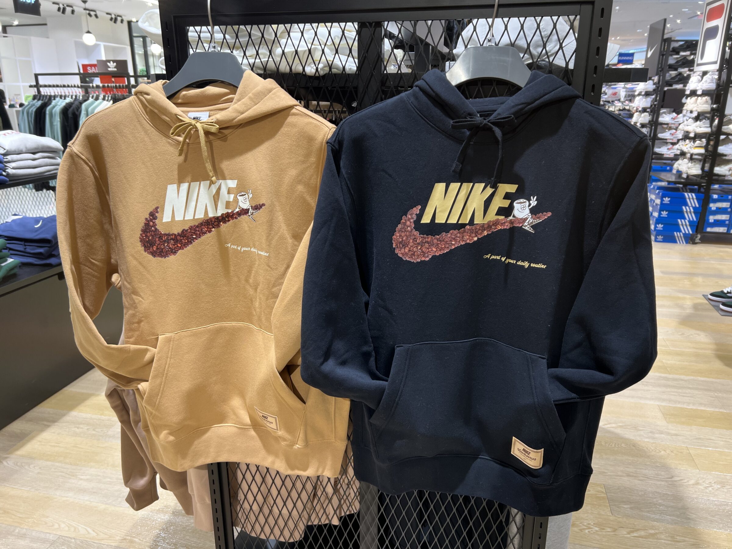 nike 新作 パーカー