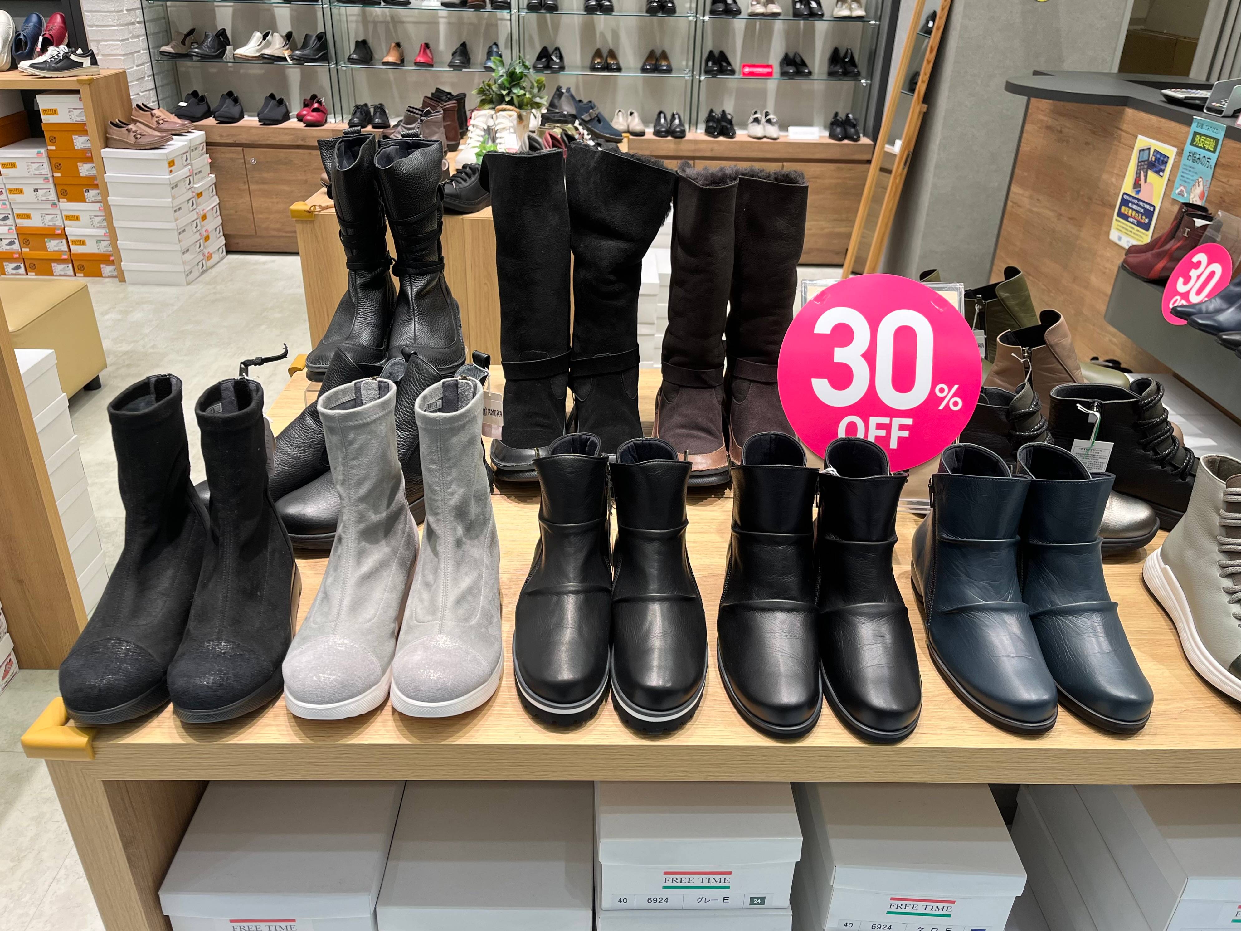 新入荷ロングブーツ！！